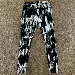 HUE jeggings, Size Medium